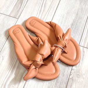 A New Day Brown Adley Flip Flops Sandals Size 8.5